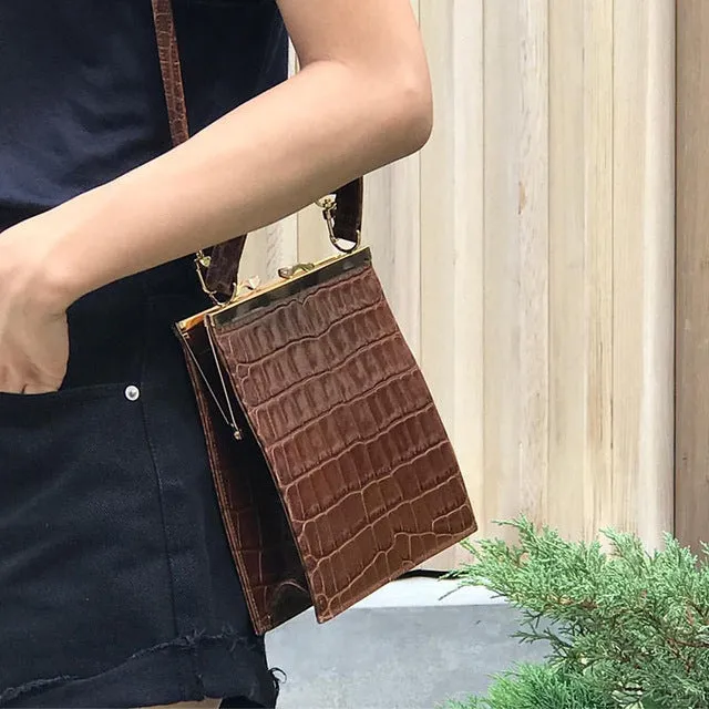Brand Small Women Messenger Bags Chic Metal Clip Bag Tote Designer Vintage Trapezoid Leather Handbag Female Casual Shoulder Bag