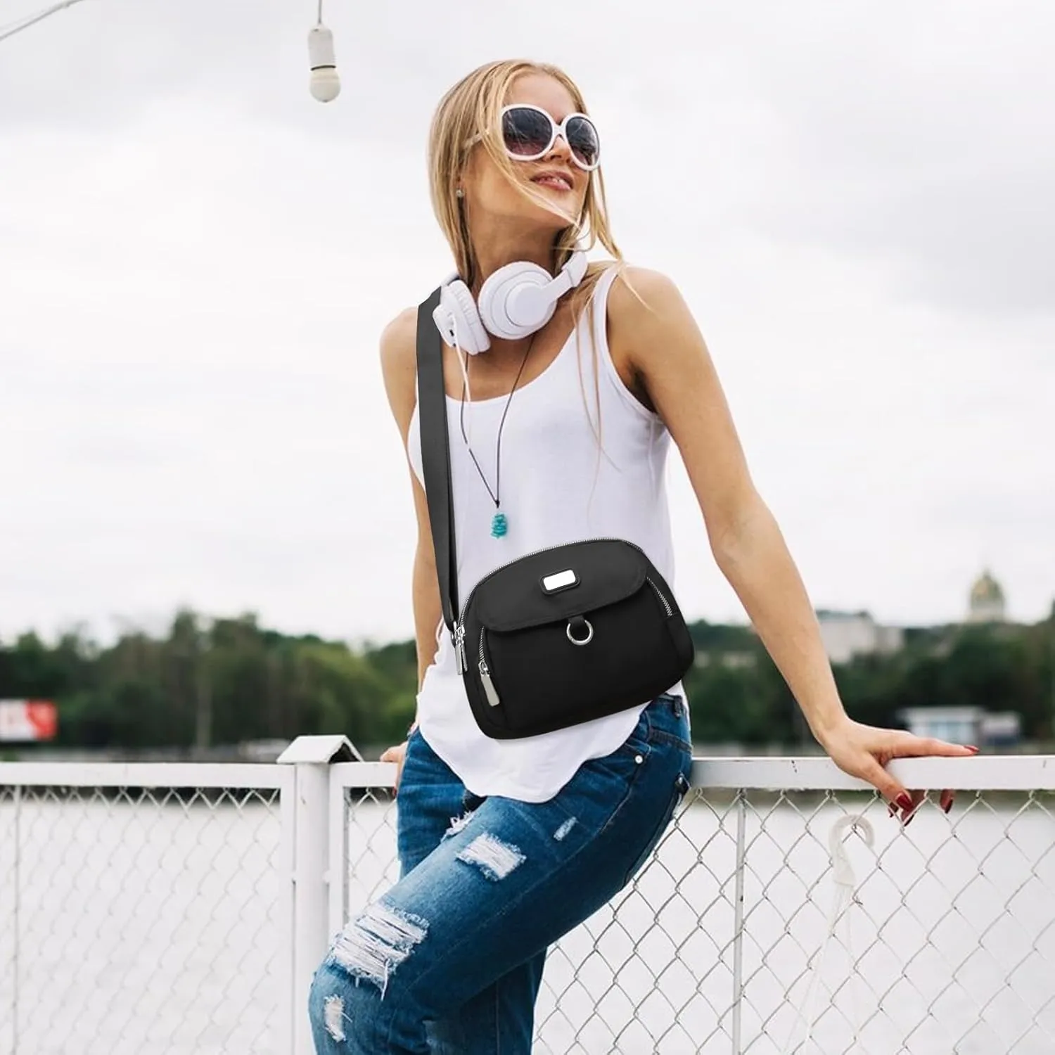 Crossbody Bags for Women Quilted Crossbody Purses Crossbody Bags Trendy Small Shoulder Bag with Wide Strap
