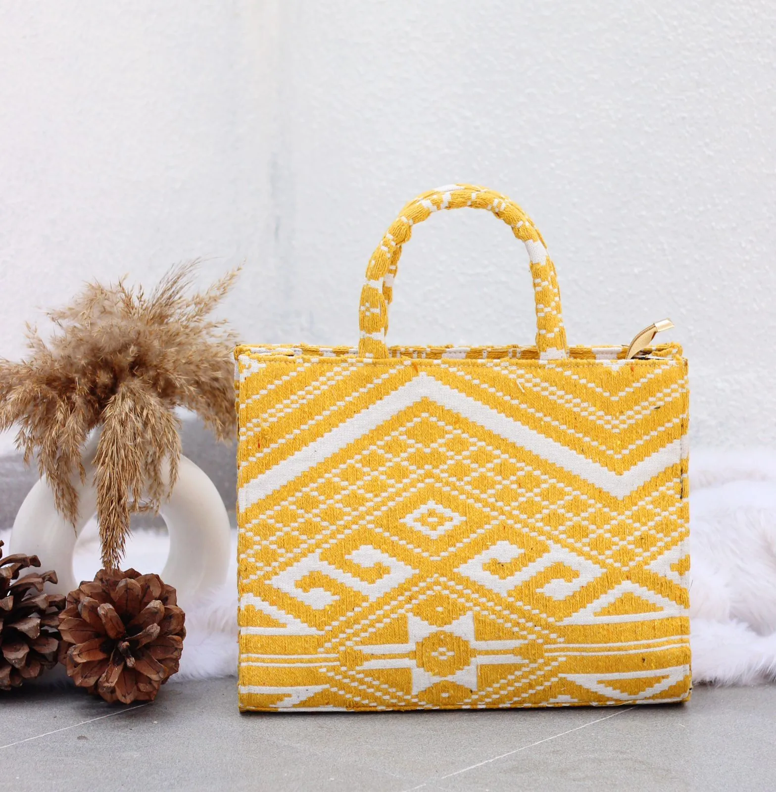EVERYDAY TOTES