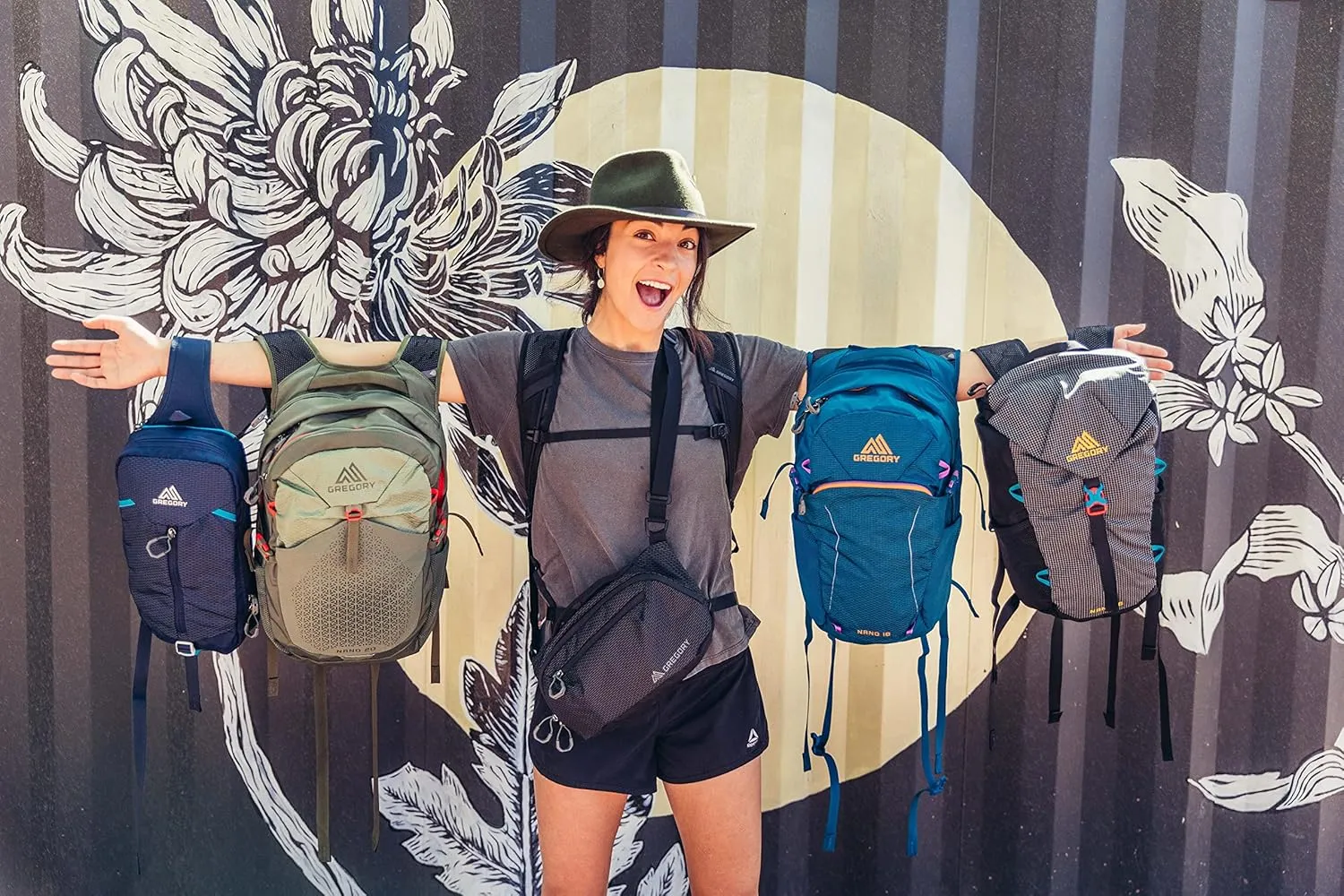 Gregory Nano 18L Unisex Day Hiking/Commuter/Active Travel Backpack, Breathable Backpanel, Hydration Port, One Size Fits All, Techno Black