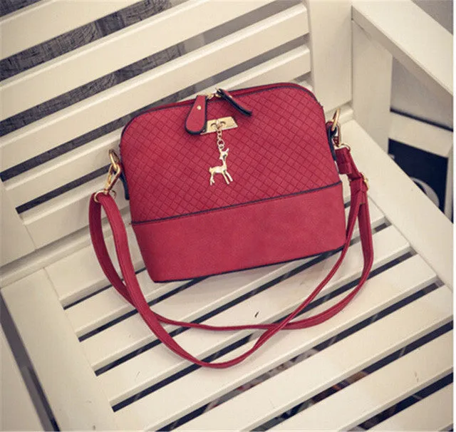 New Arrival 2017 Women Messenger Bags Mini Fashion Bag with Deer Toy Shell Shape Bag Hot Sale Lady Shoulder Bags F746