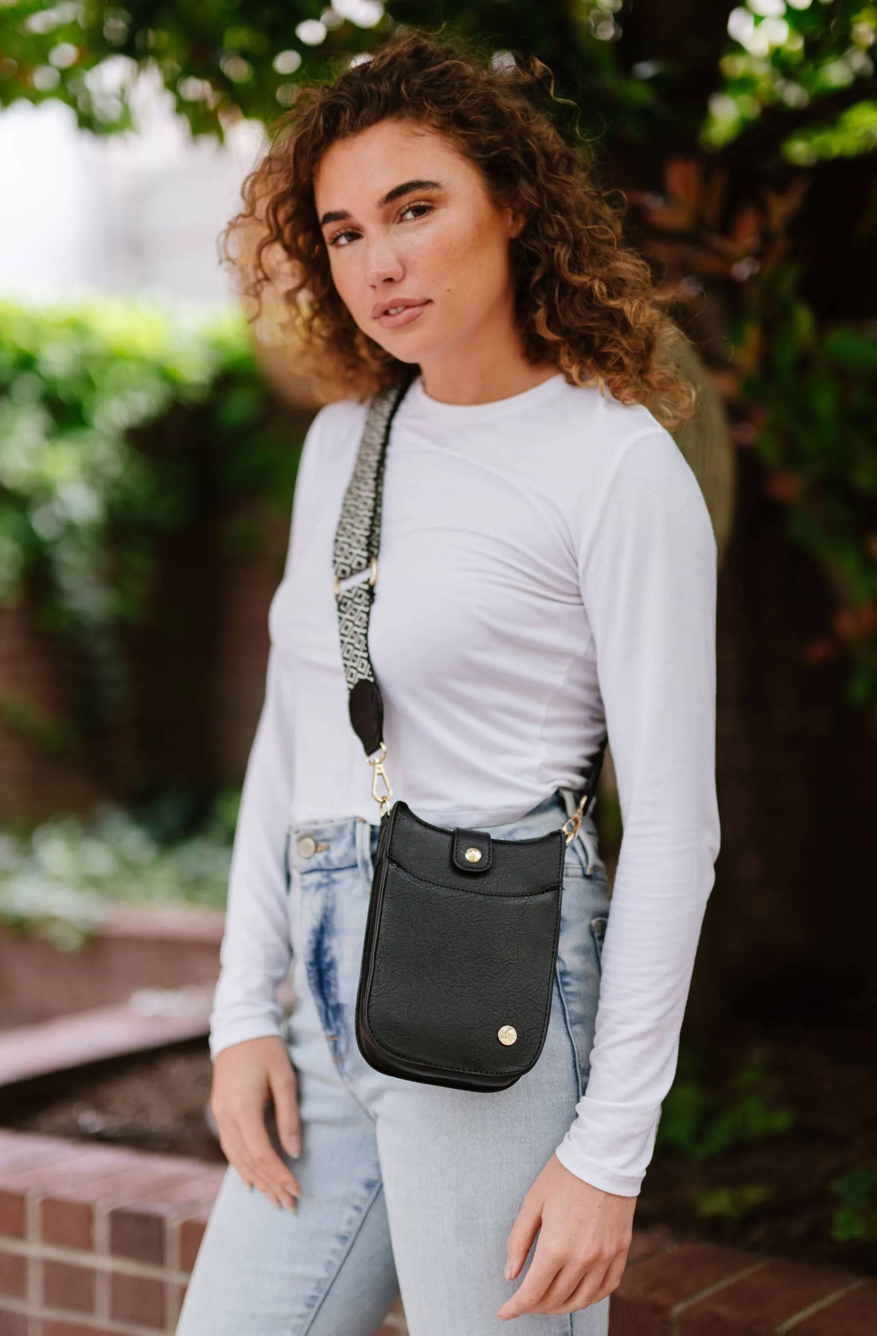 Robyn Crossbody Phonecase Concert Sling Bag