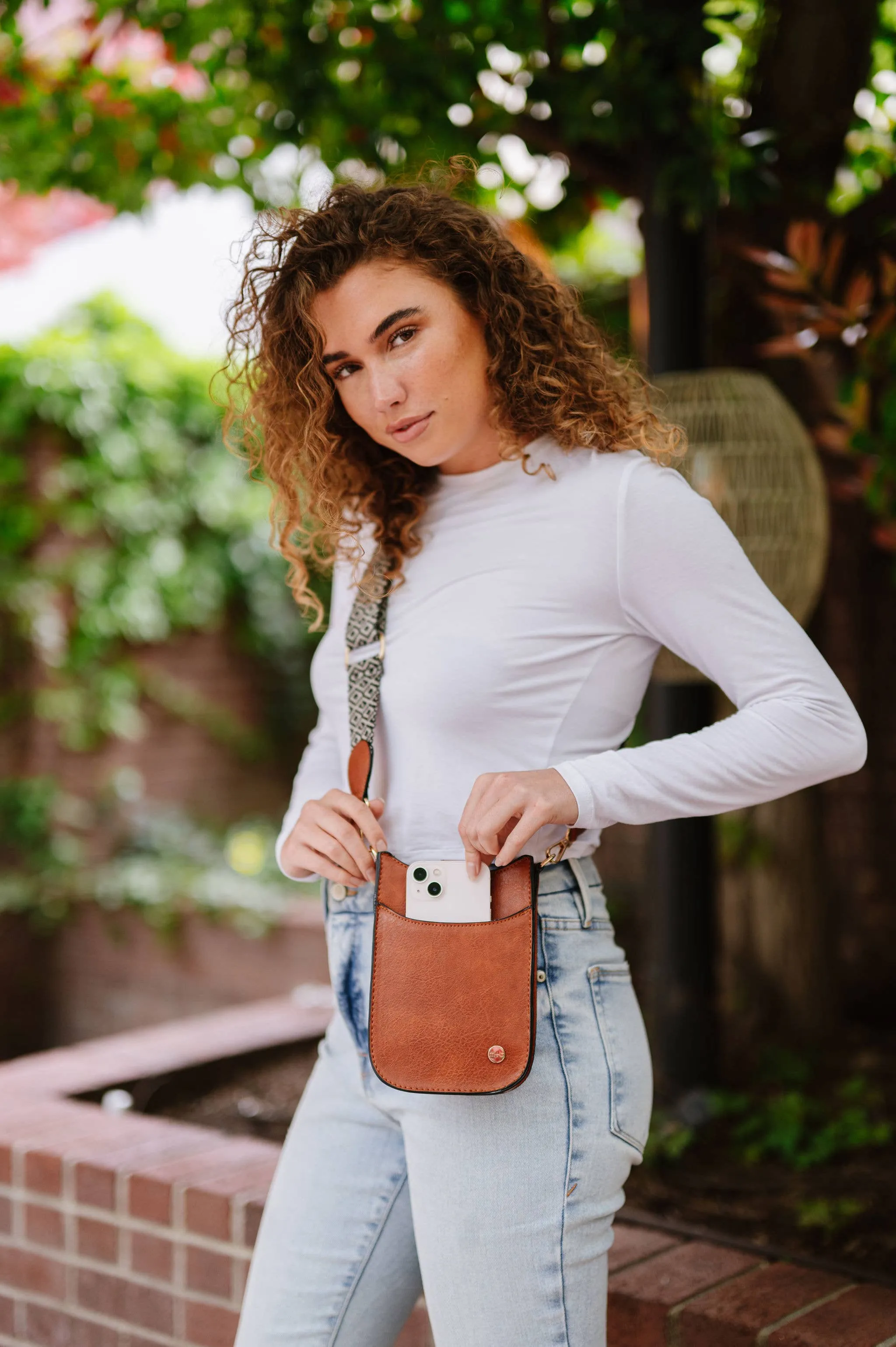 Robyn Crossbody Phonecase Concert Sling Bag