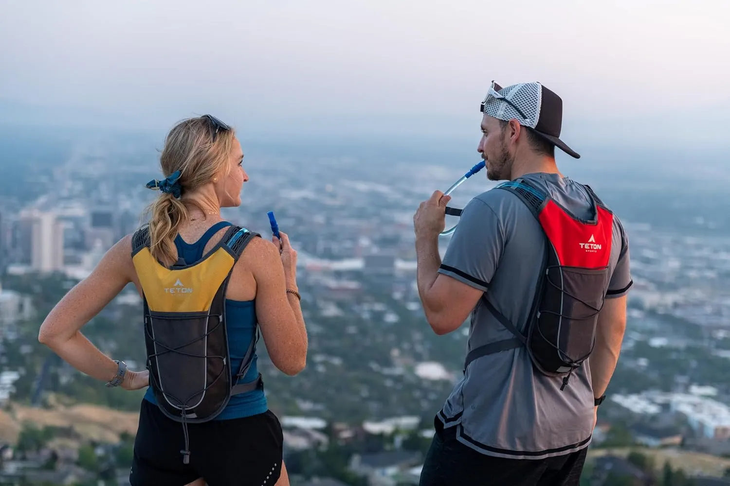 Teton Trailrunner Hydration Backpack, Hydration Pack for Hiking, Running, Cycling, Biking. Lightweight Vest for Men and Women. Sewn-in Rain Cover, 2L Water Bladder Included