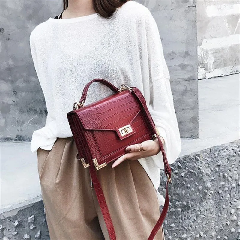 Women's Vintage Look Alligator Patterned Shoulder Handbag