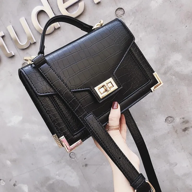 Women's Vintage Look Alligator Patterned Shoulder Handbag